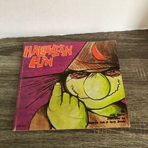 Vtg 1971 Halloween Fun Book